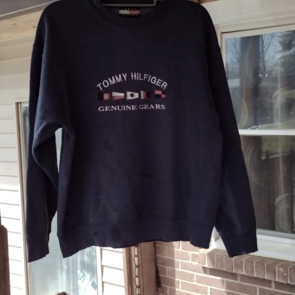 Sweatshirt